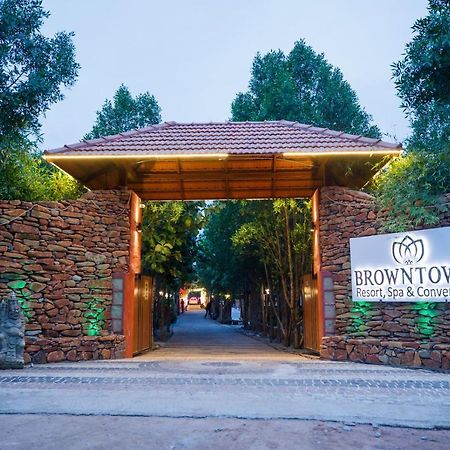 Brown Town Resort & Spa Hyderabad Eksteriør billede