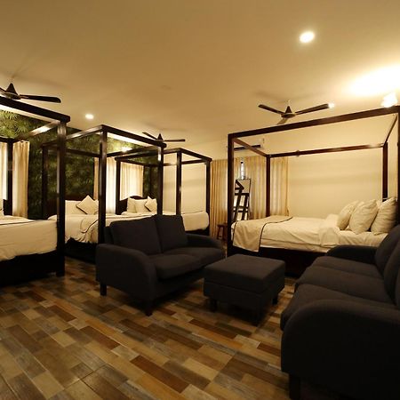 Brown Town Resort & Spa Hyderabad Eksteriør billede