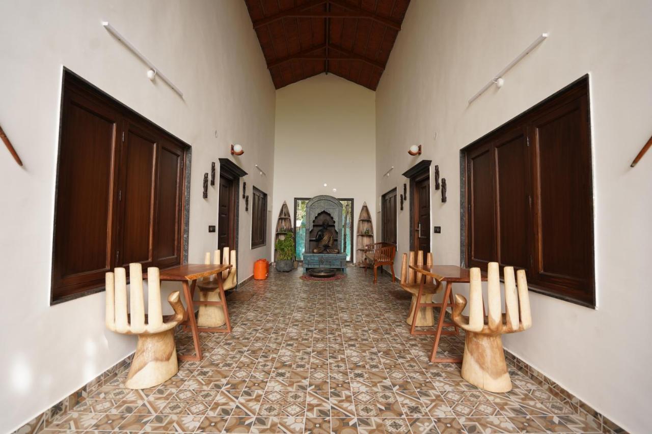 Brown Town Resort & Spa Hyderabad Eksteriør billede