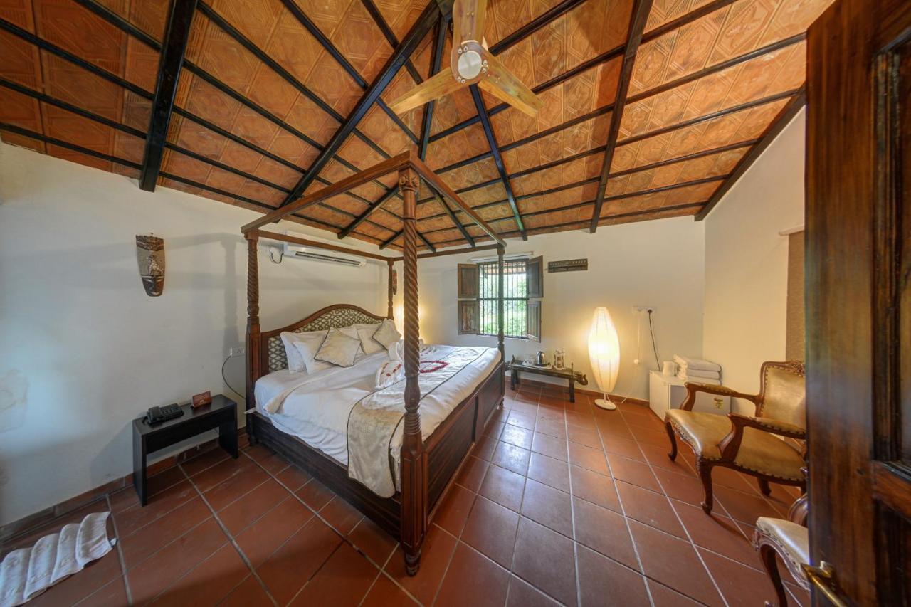 Brown Town Resort & Spa Hyderabad Eksteriør billede
