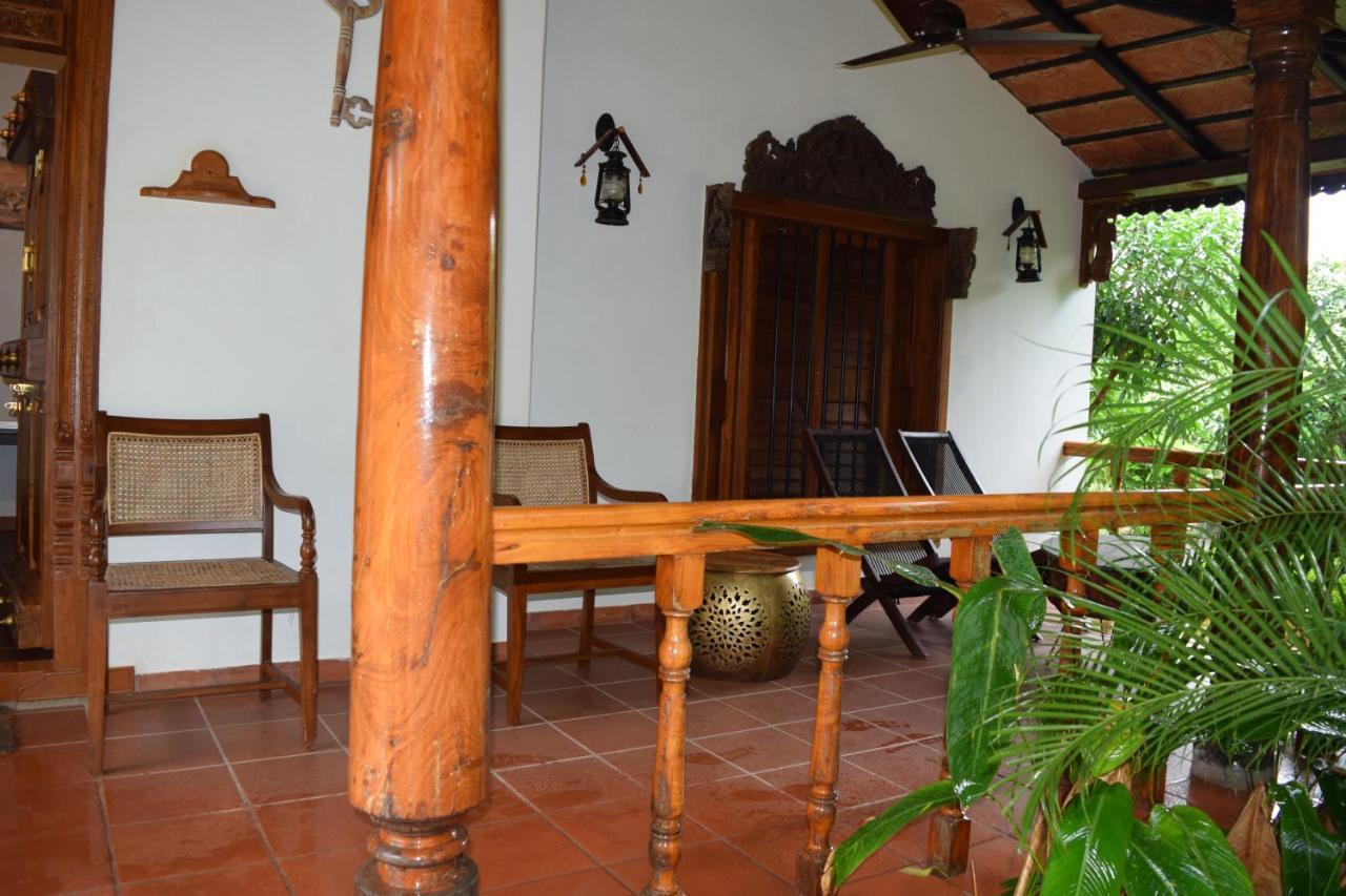 Brown Town Resort & Spa Hyderabad Eksteriør billede