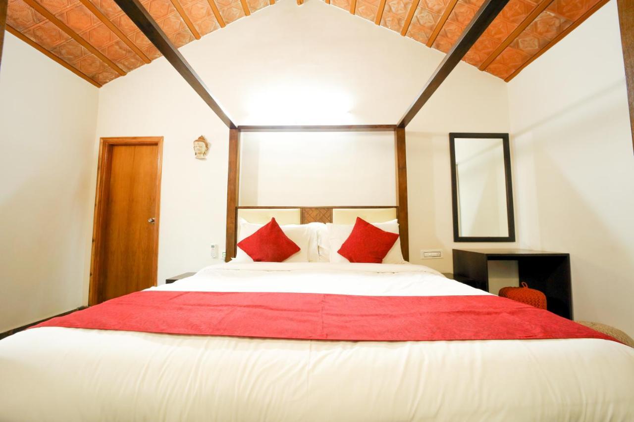 Brown Town Resort & Spa Hyderabad Eksteriør billede