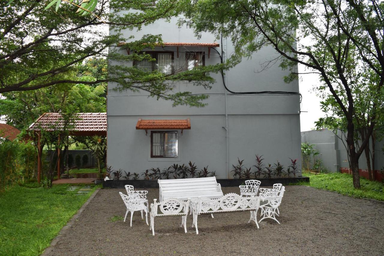 Brown Town Resort & Spa Hyderabad Eksteriør billede