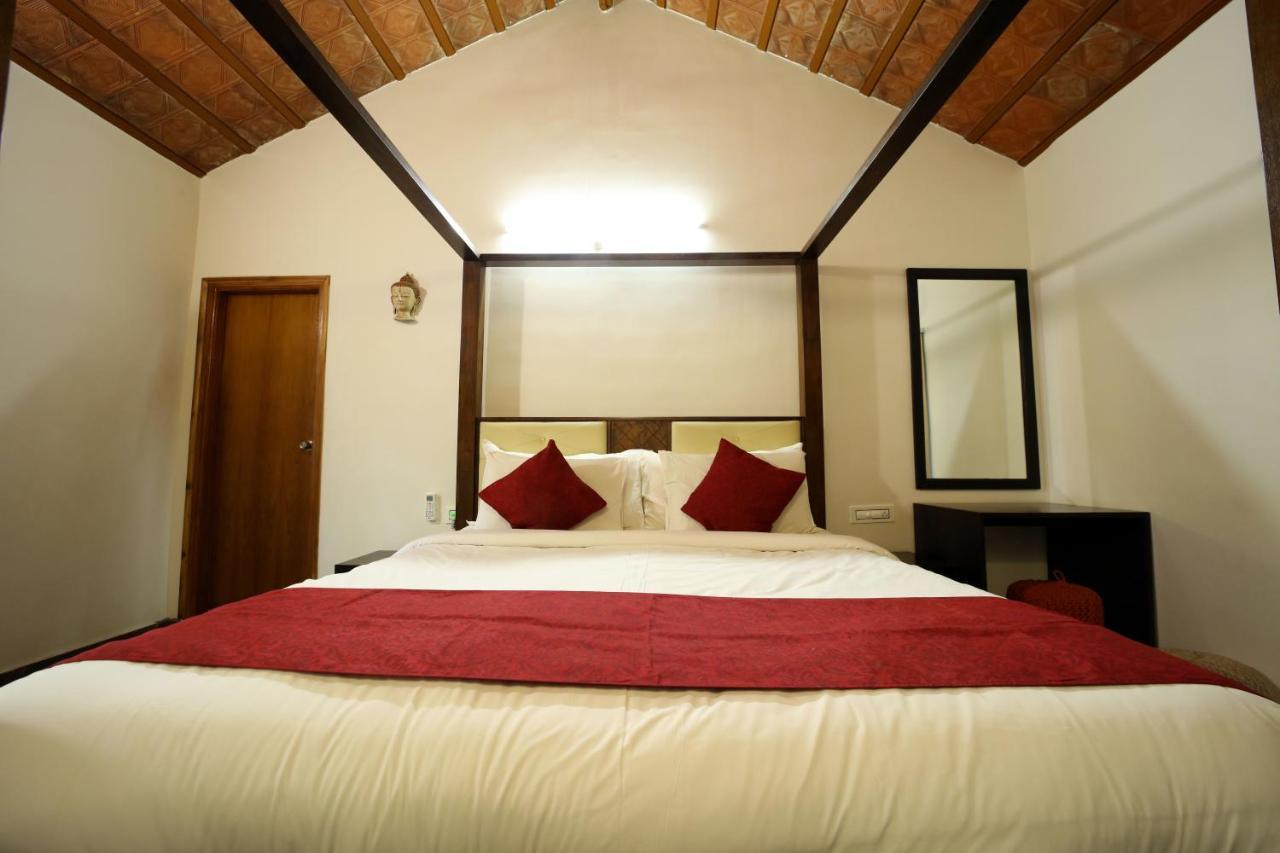 Brown Town Resort & Spa Hyderabad Eksteriør billede