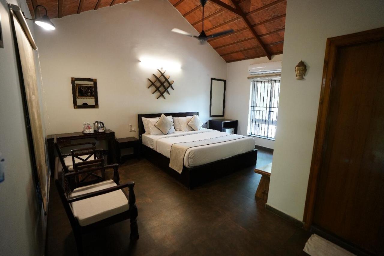 Brown Town Resort & Spa Hyderabad Eksteriør billede