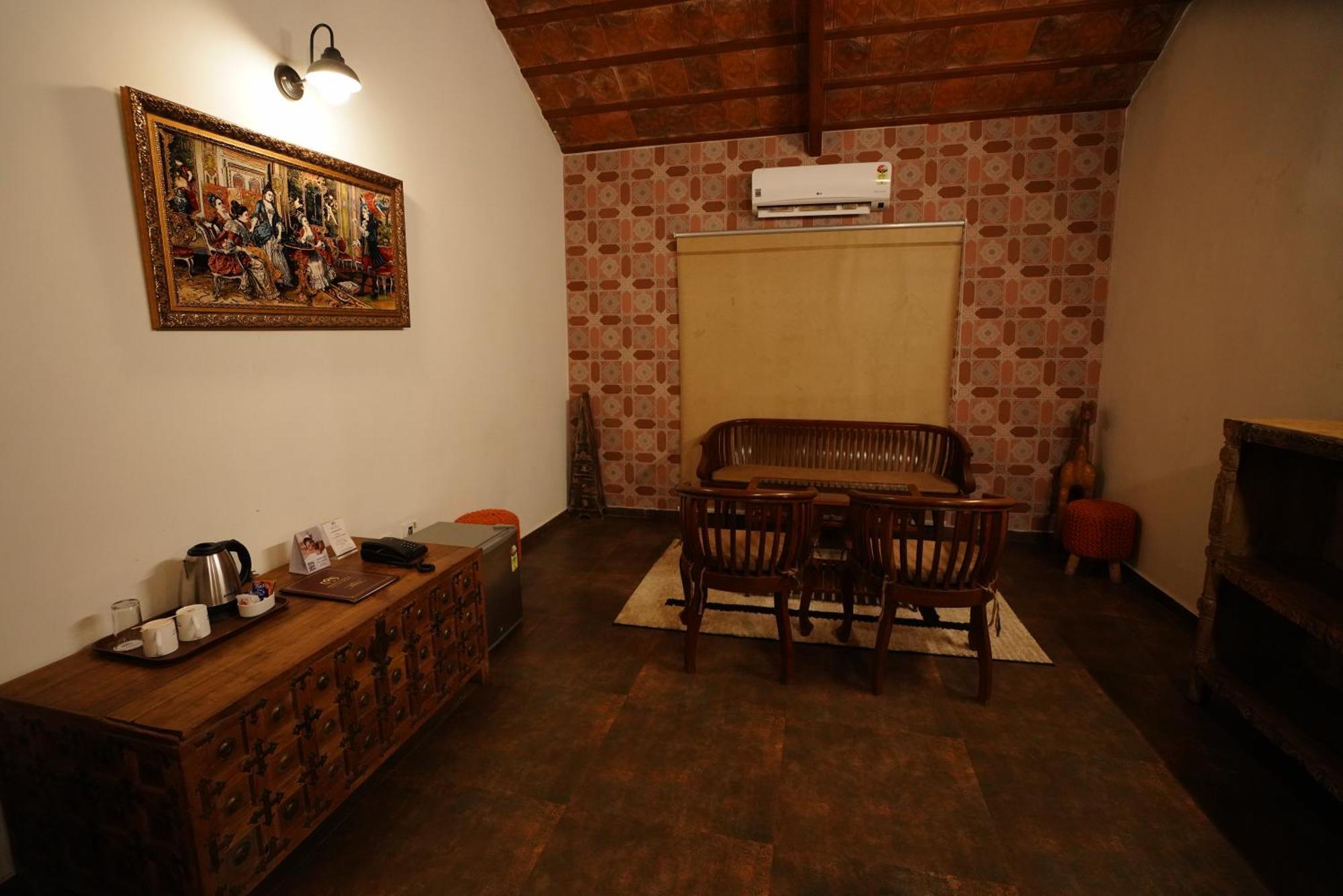 Brown Town Resort & Spa Hyderabad Eksteriør billede