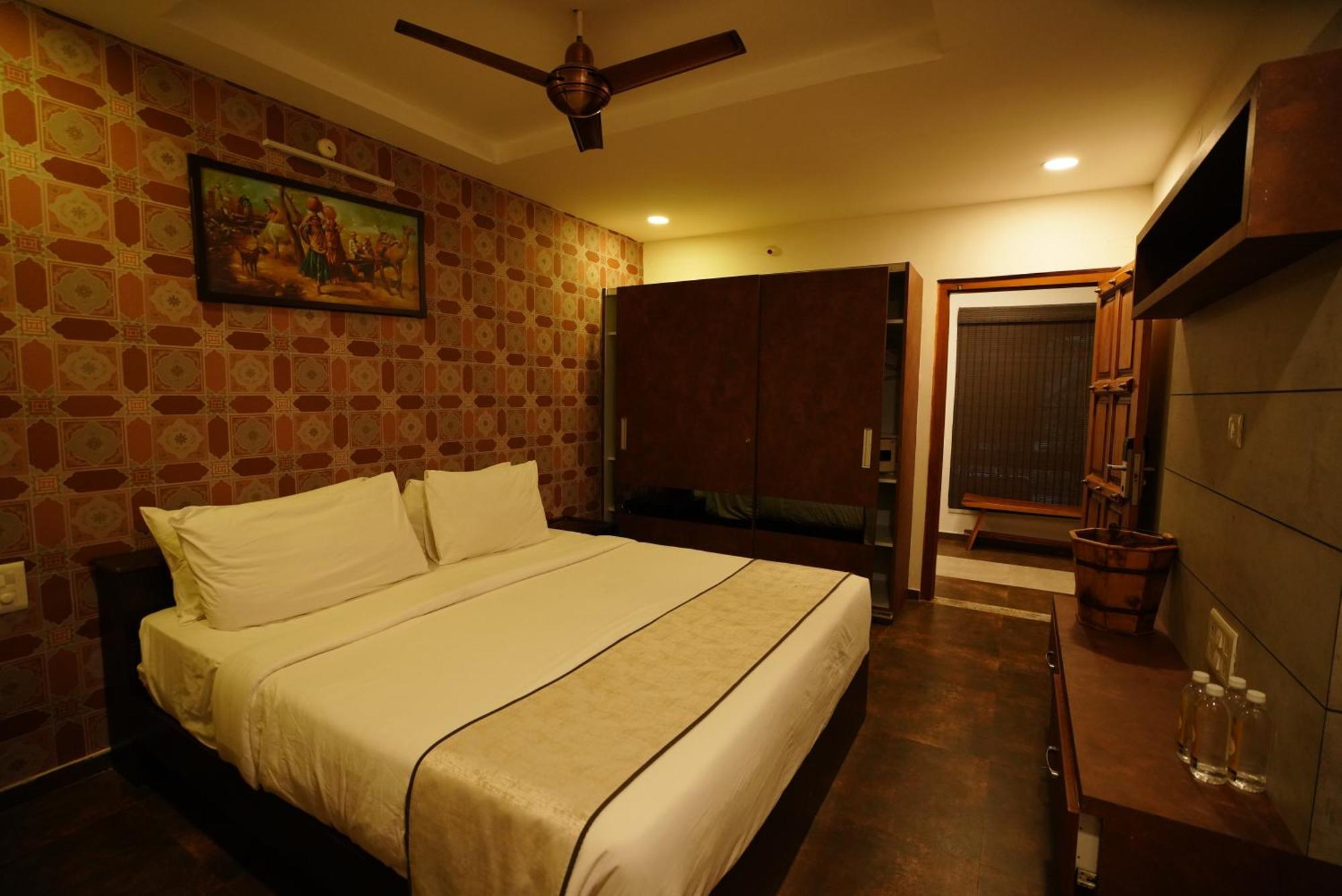 Brown Town Resort & Spa Hyderabad Eksteriør billede
